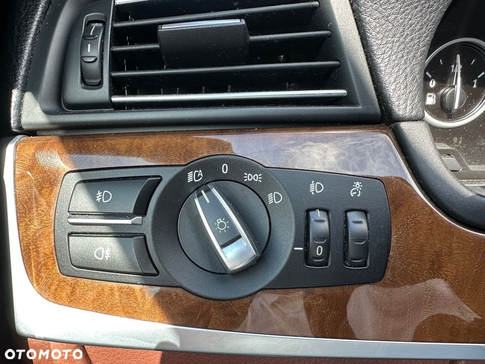 BMW Seria 5 520i Luxury Line - 17