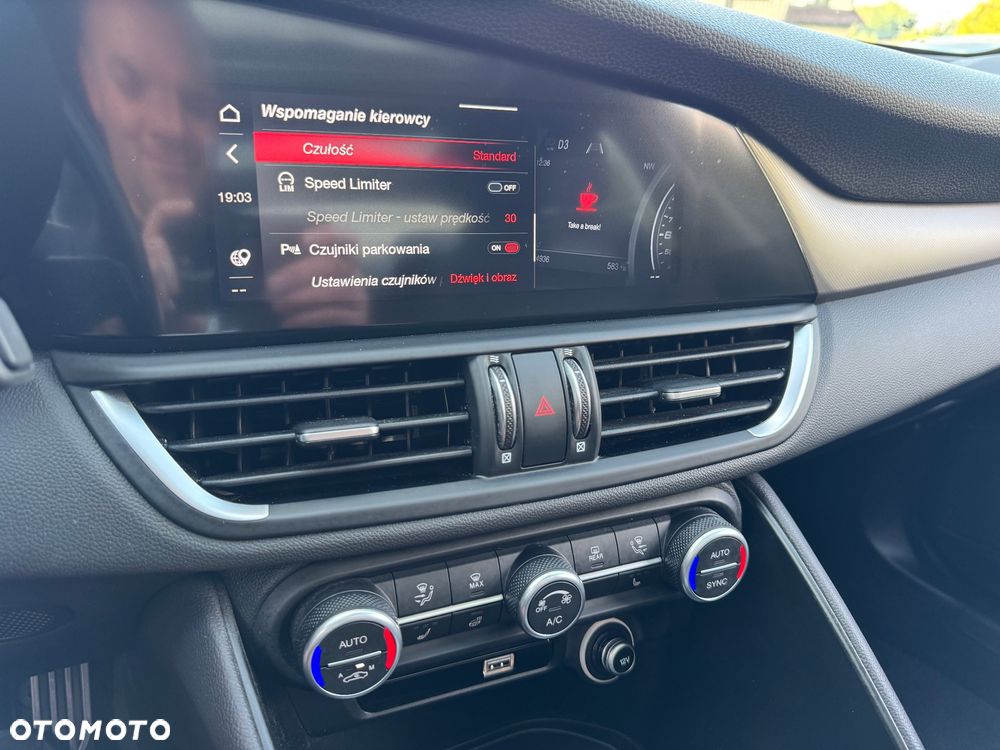 Alfa Romeo Giulia 2.2 AT8 Super - 34