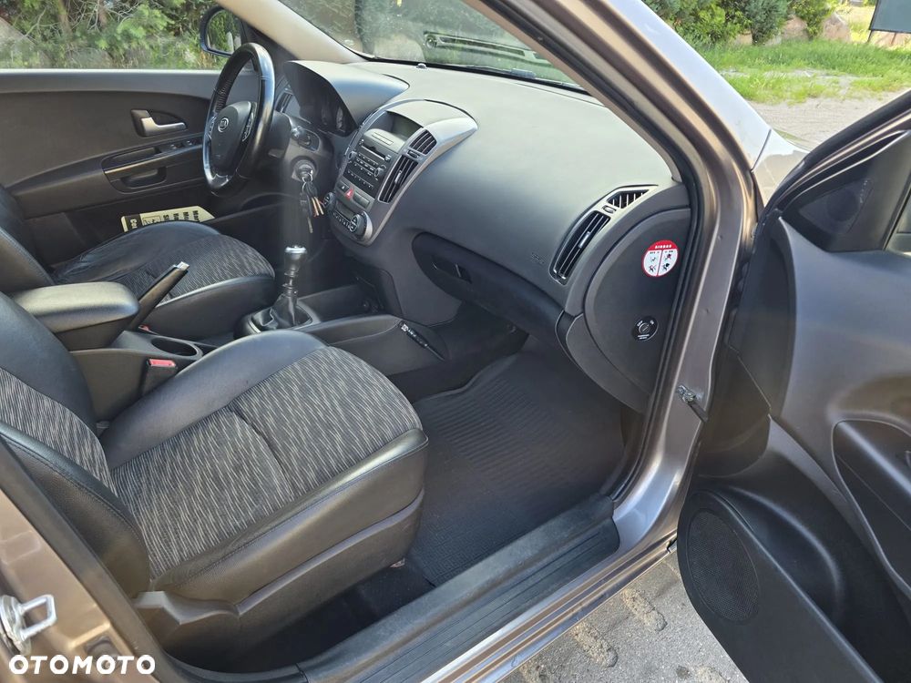 Kia Ceed 1.6 Crdi Comfort - 4