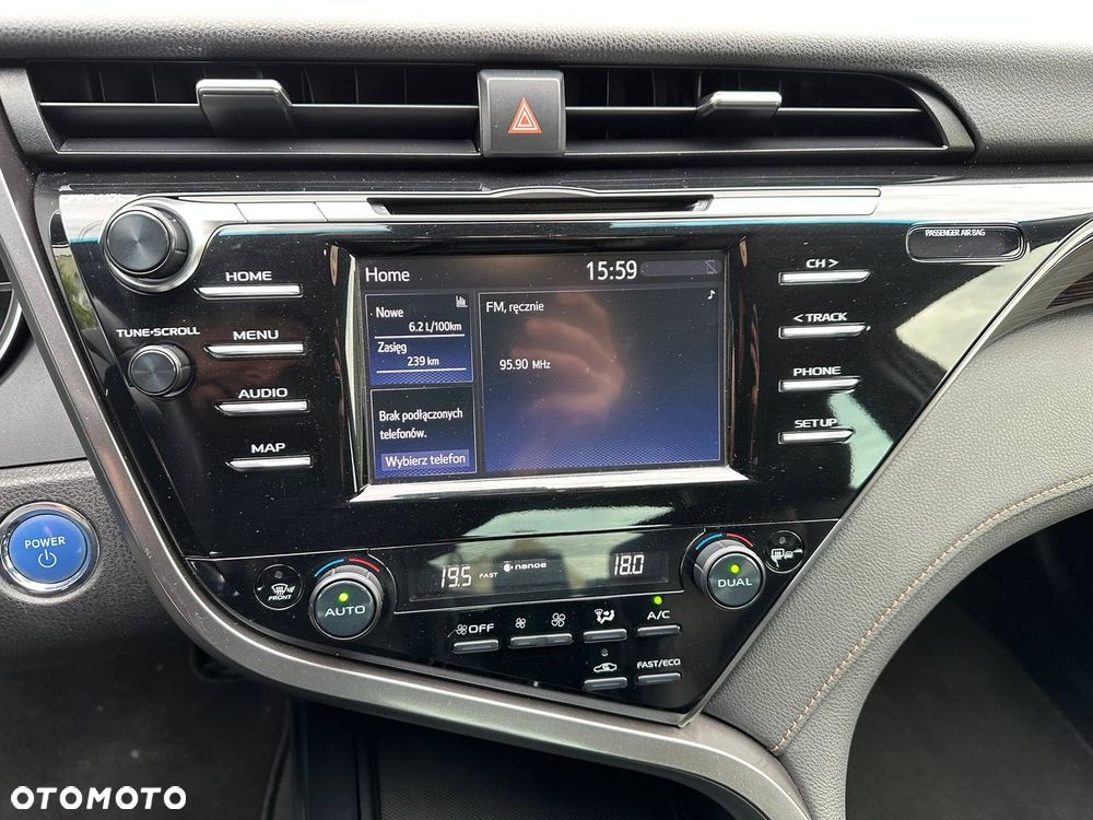 Toyota Camry 2.5 Hybrid Executive CVT - 7
