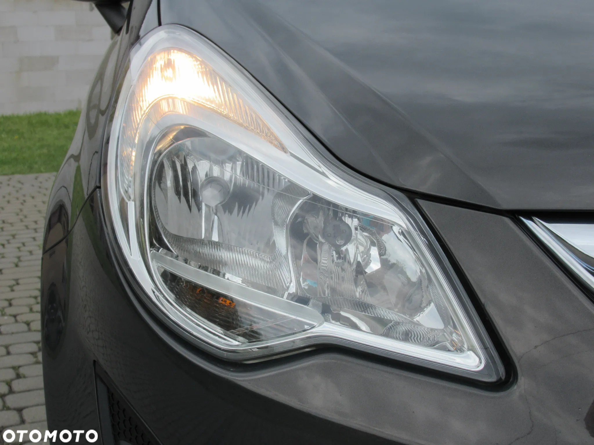 Opel Corsa 1.4 16V Active - 29