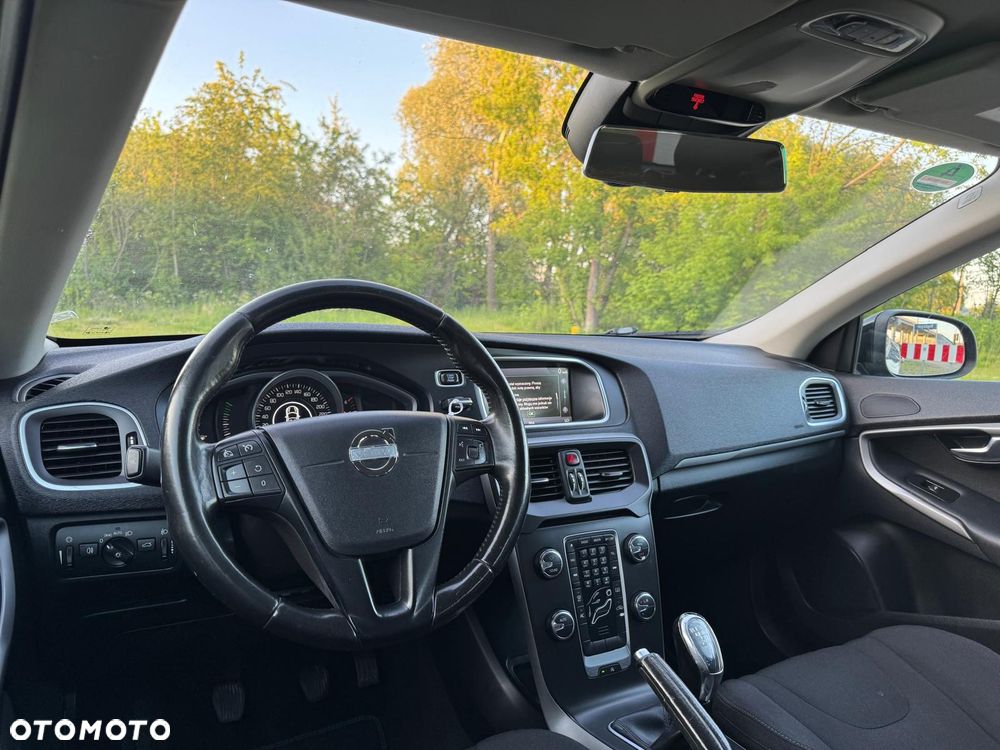 Volvo V40 D2 Momentum - 8