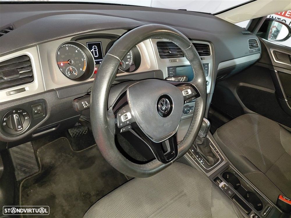 VW Golf 1.6 TDi GPS Edition Frotas DSG - 16