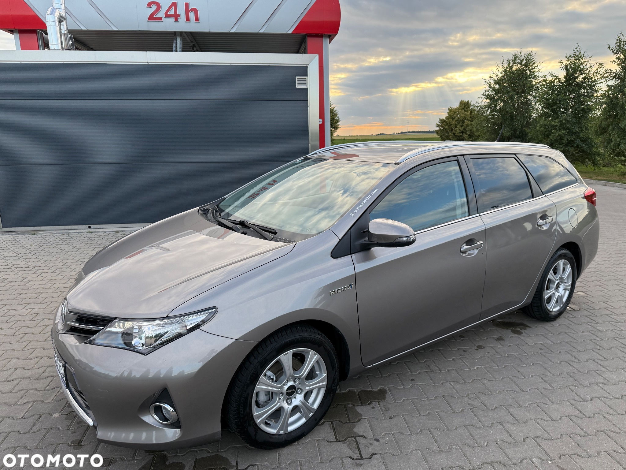 Toyota Auris 1.8 Hybrid Life - 4