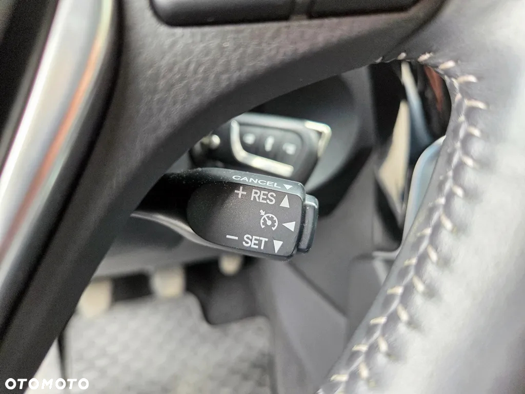Toyota Auris 1.2 T Premium - 17