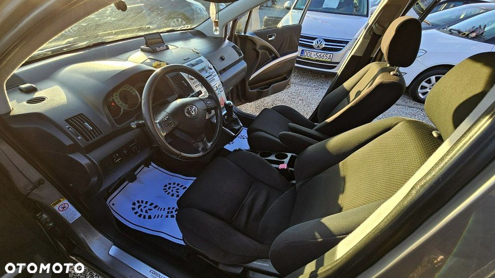 Toyota Corolla Verso - 20