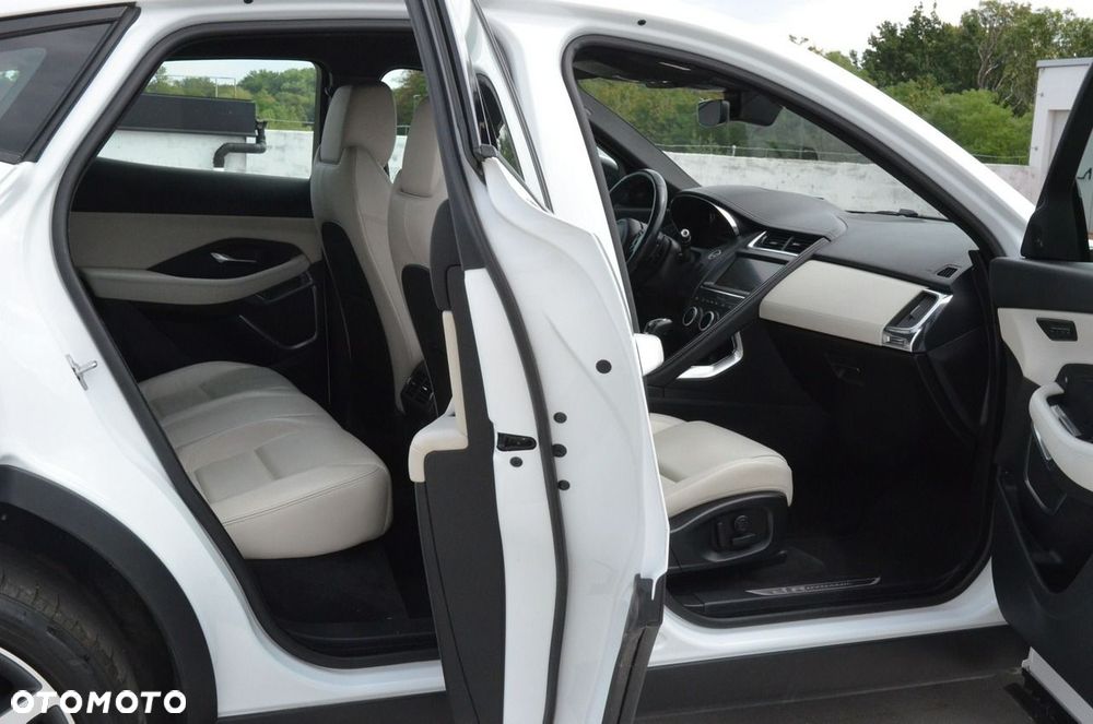 Jaguar E-Pace 2.0 i4P AWD R-Dynamic SE - 35