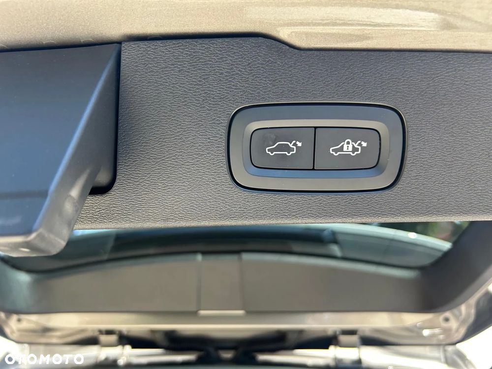 Volvo V60 B4 D Plus Dark - 25