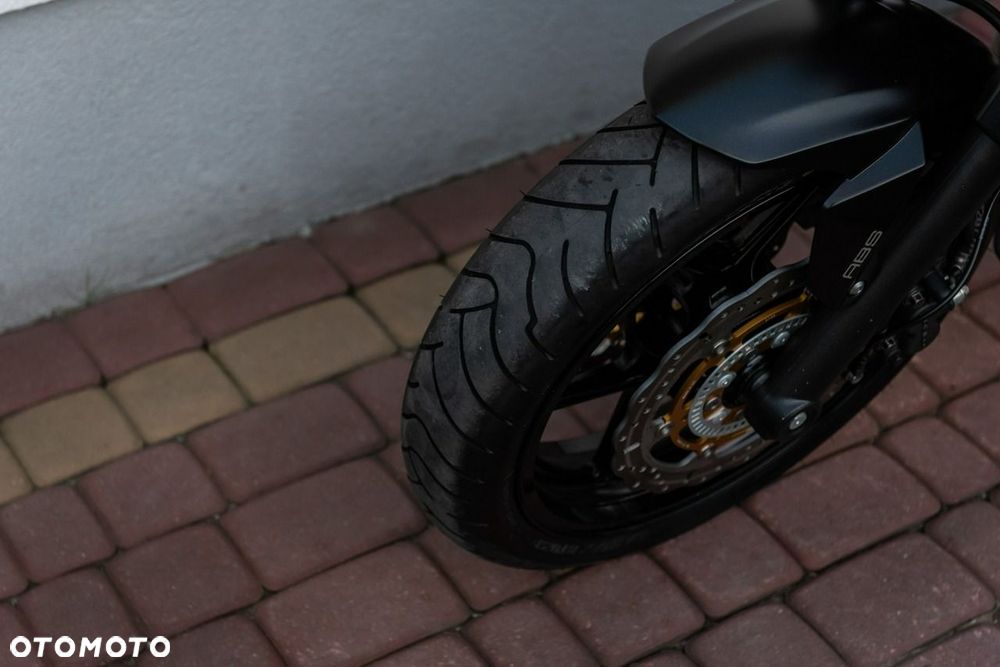Kawasaki ER - 8