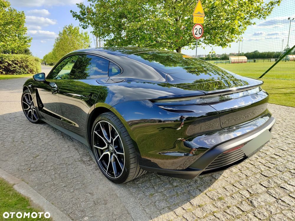 Porsche Taycan Performance Plus - 6