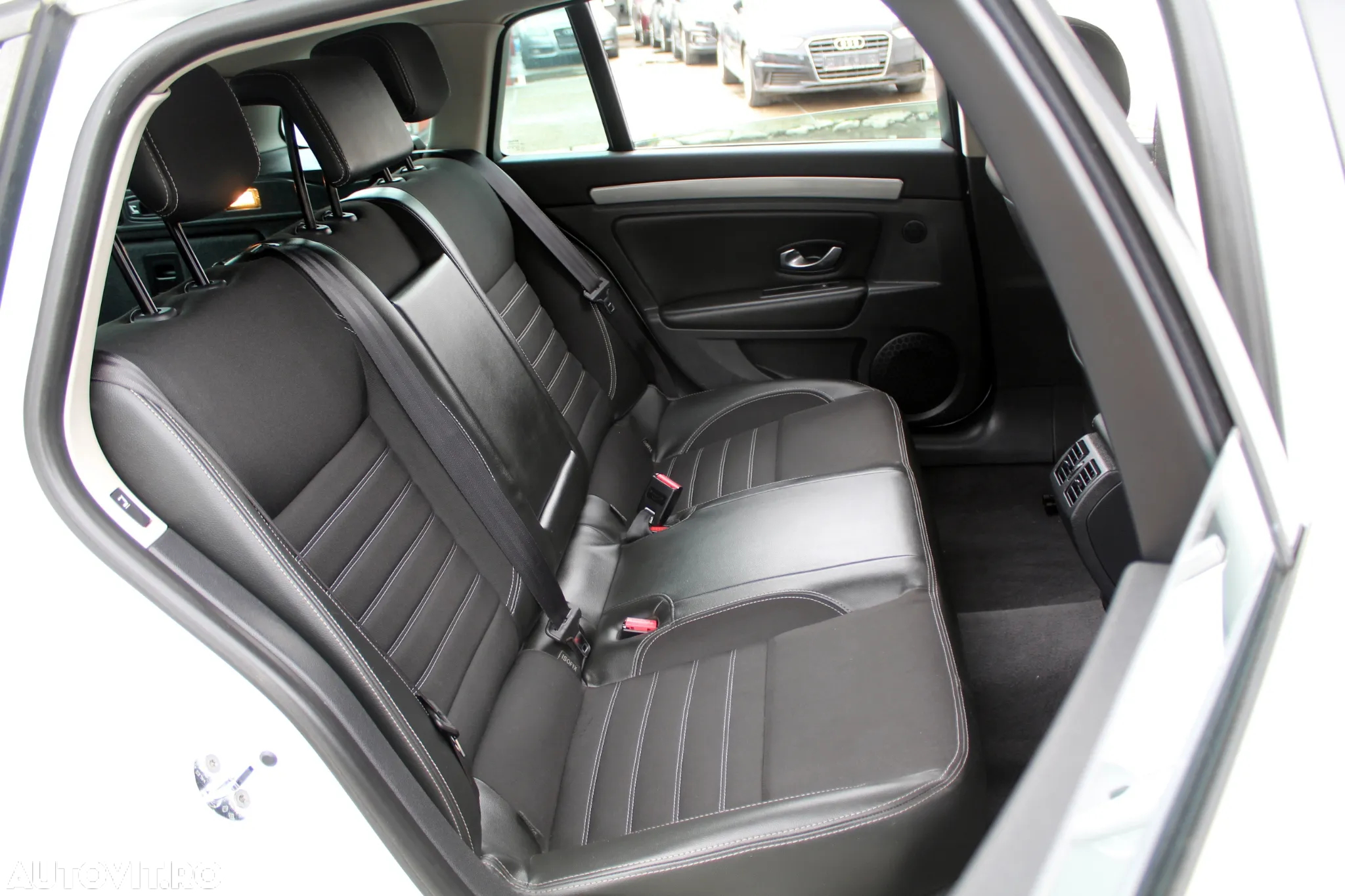 Renault Laguna dCi 175 FAP Aut. Initiale - 10