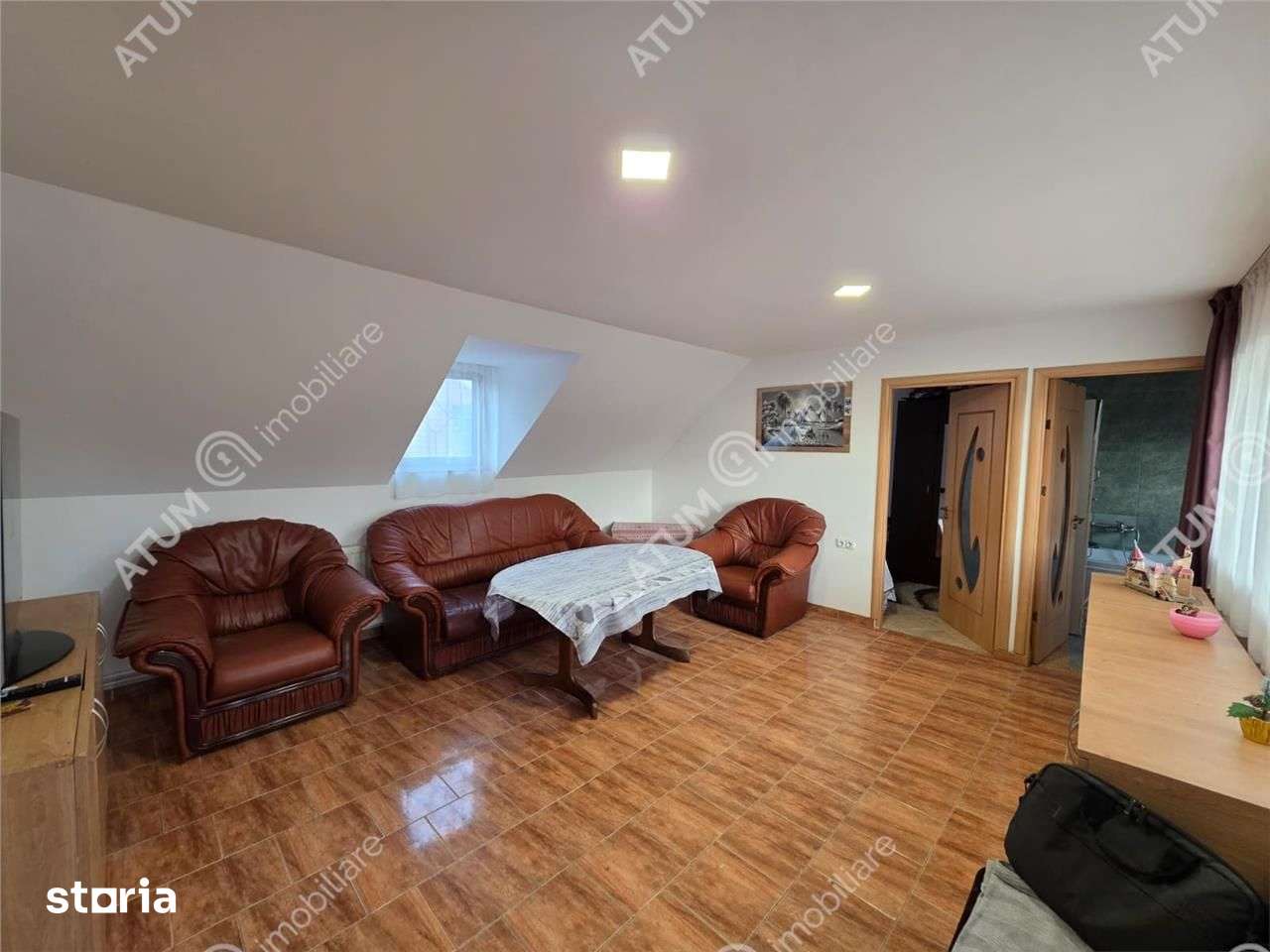 Apartament cu 3 camere decomandate la casa cu curte zona Trei Stejari — fotografia 3