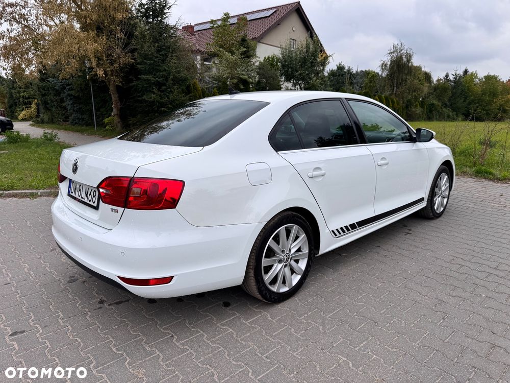 Volkswagen Jetta 1.4 TSI Highline DSG - 5