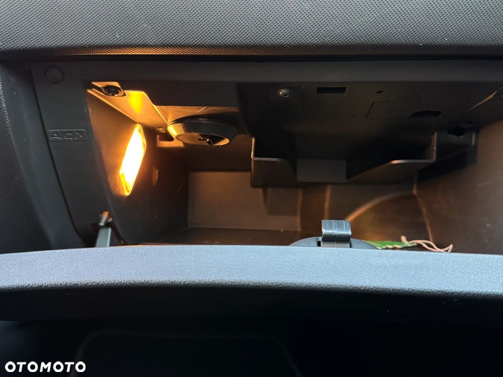 Peugeot 308 1.6 HDi Style - 41