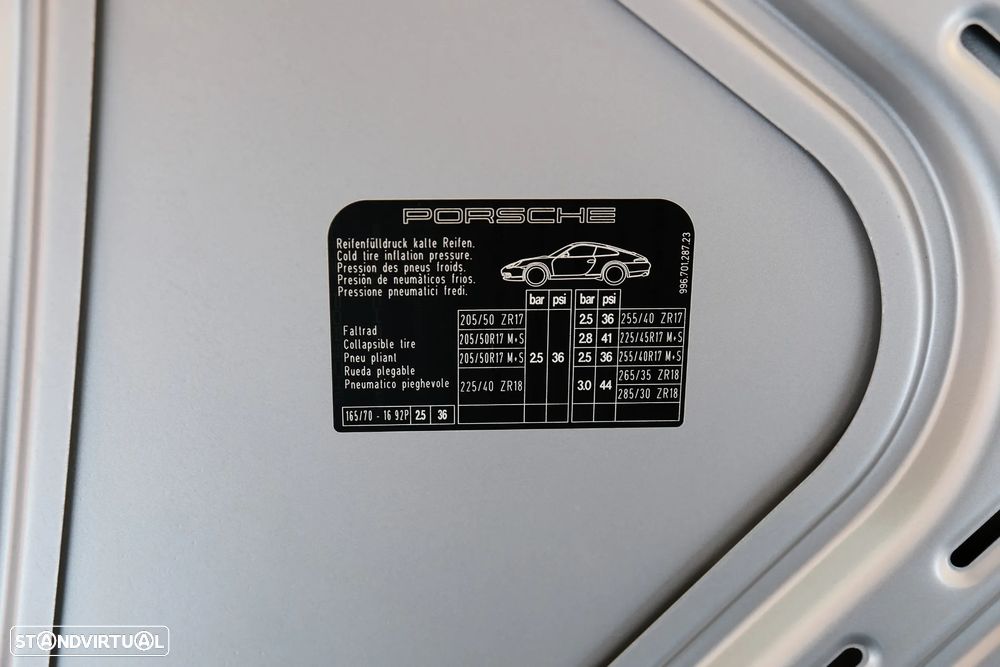 Porsche 911 (996) Carrera 4 Coupé - 30