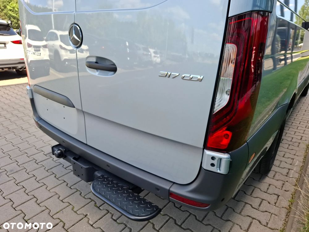 Mercedes-Benz Sprinter 317 CDI Furgon PRO długi 4325 mm L3H2 - 12