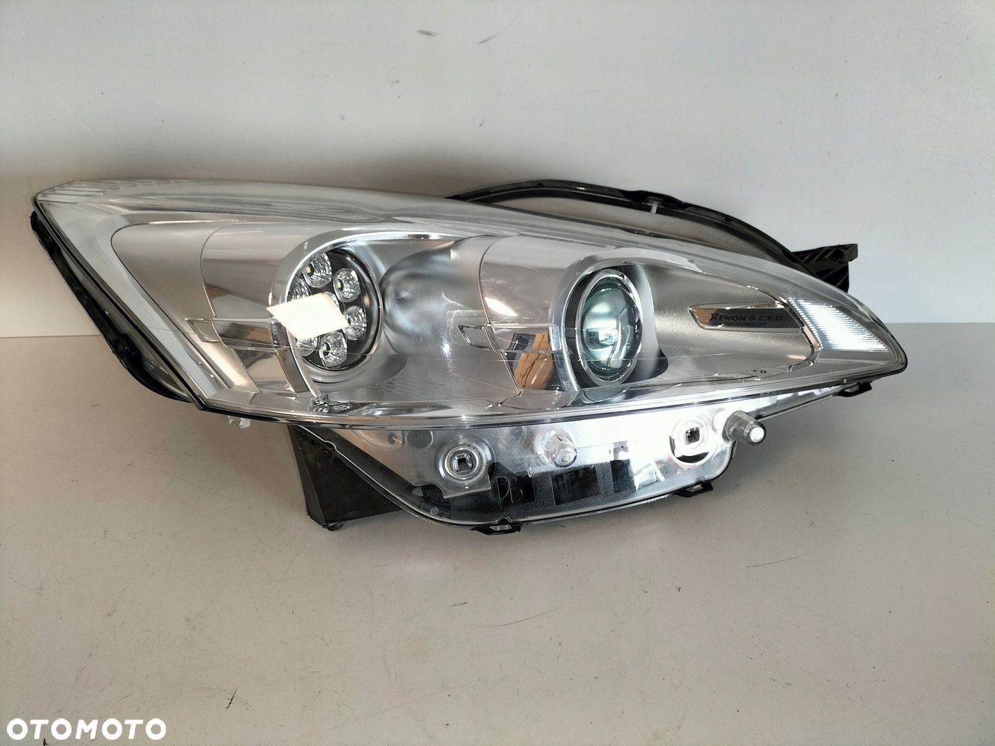 Lampa przednia reflektor prawa PEUGEOT 508 I 10-14 XENON - 1