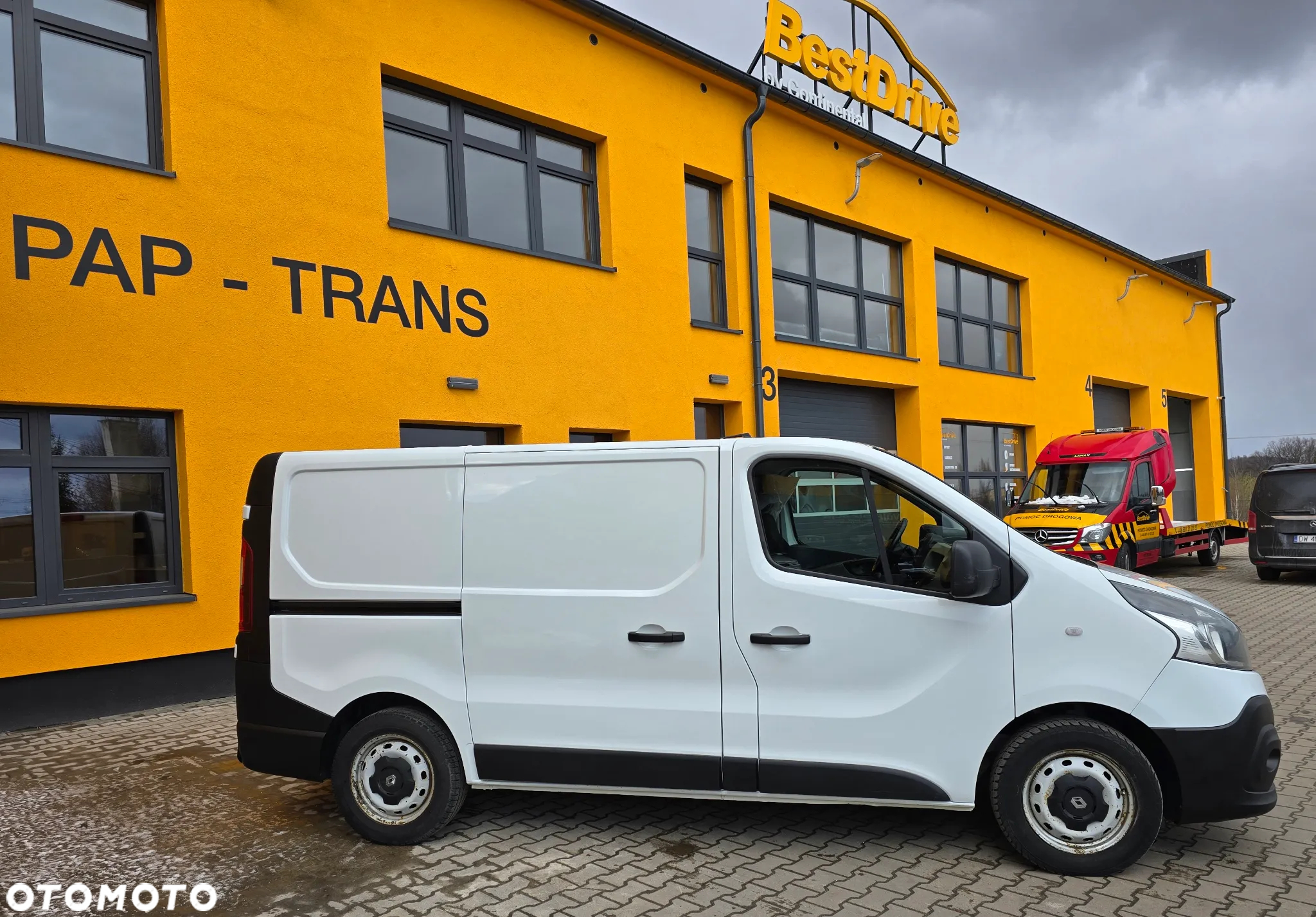 Renault Trafic - 2