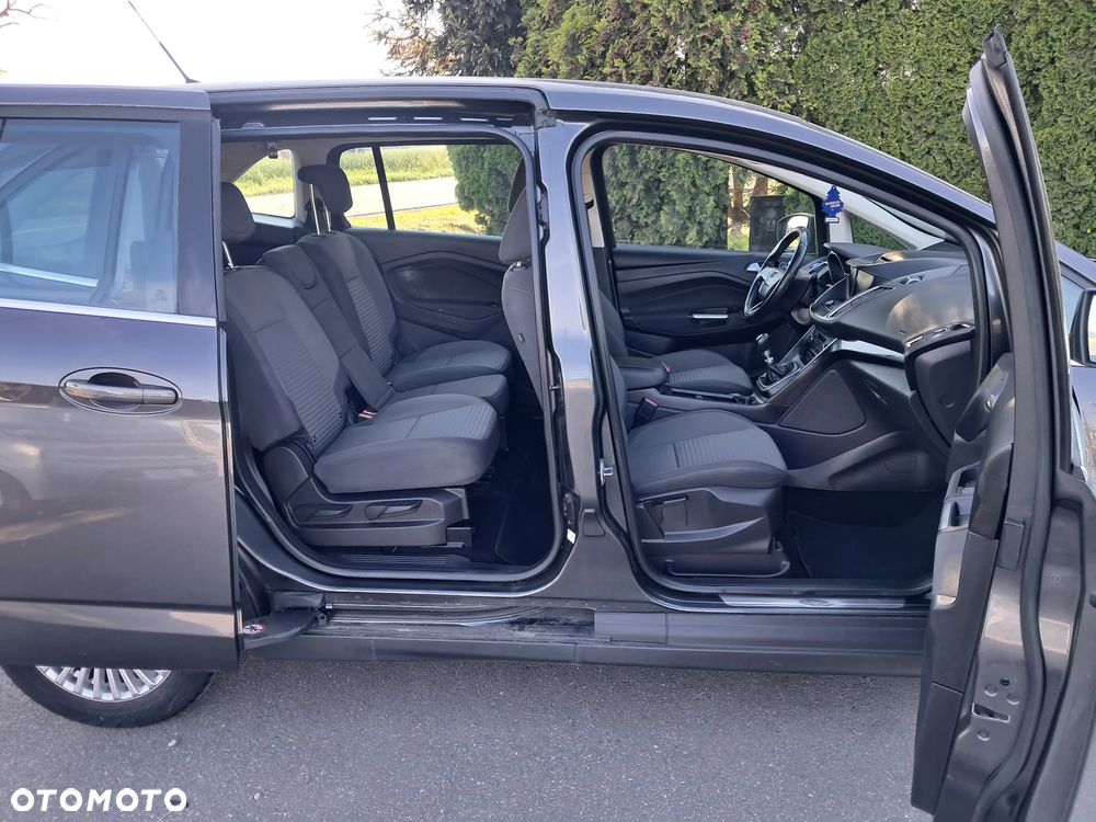 Ford Grand C-MAX - 15