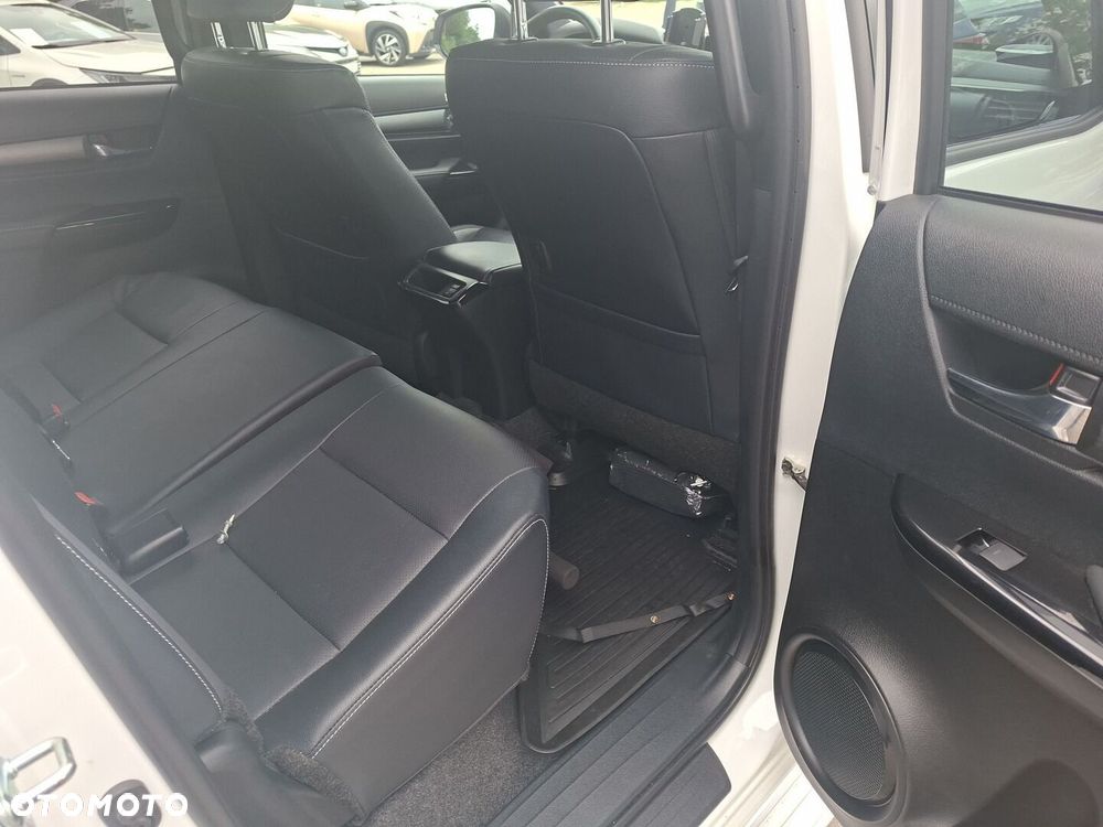 Toyota Hilux 2.8 D-4D mHEV Double Cab Invincible 4x4 - 10