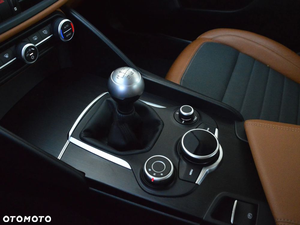 Alfa Romeo Giulia - 22