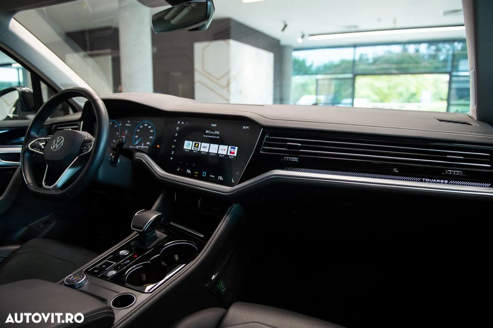 Volkswagen Touareg V6 TDI 4MOTION Elegance - 30