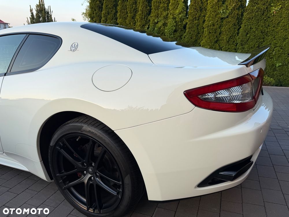 Maserati GranTurismo S Automat - 12