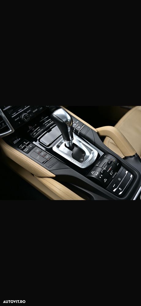 Porsche Cayenne 3.0 L - 19