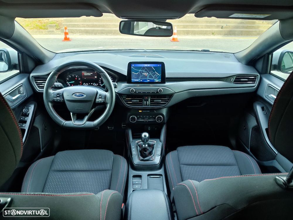 Ford Focus 1.0 EcoBoost ST-Line - 11