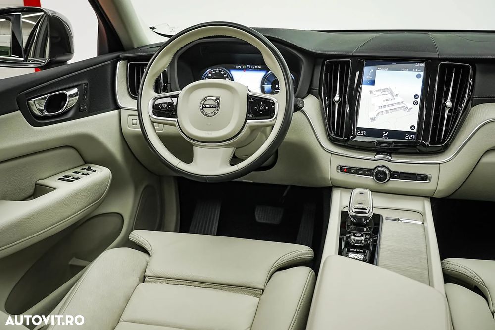 Volvo XC 60 T8 Twin Engine AWD Inscription - 17