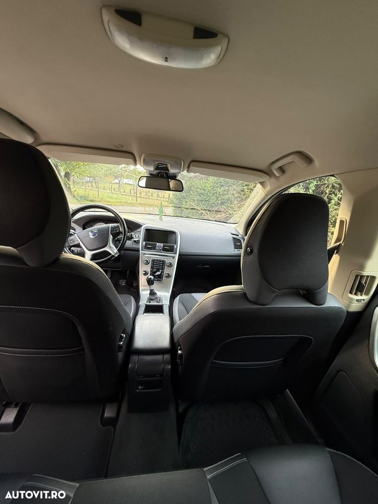 Volvo XC 60 DRIVe Momentum - 29