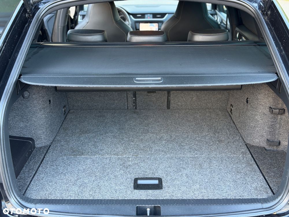 Skoda Octavia 2.0 TDI DSG RS - 37