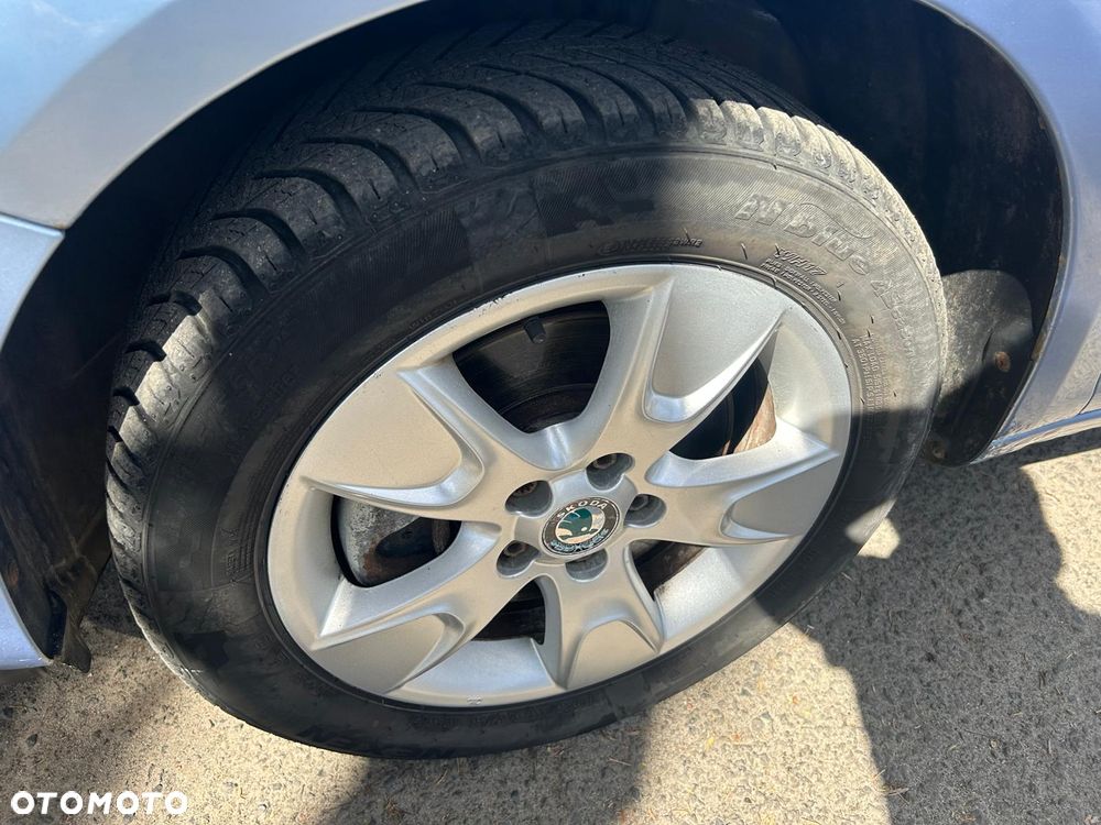 Skoda Roomster 1.6 16V Comfort PLUS EDITION - 16