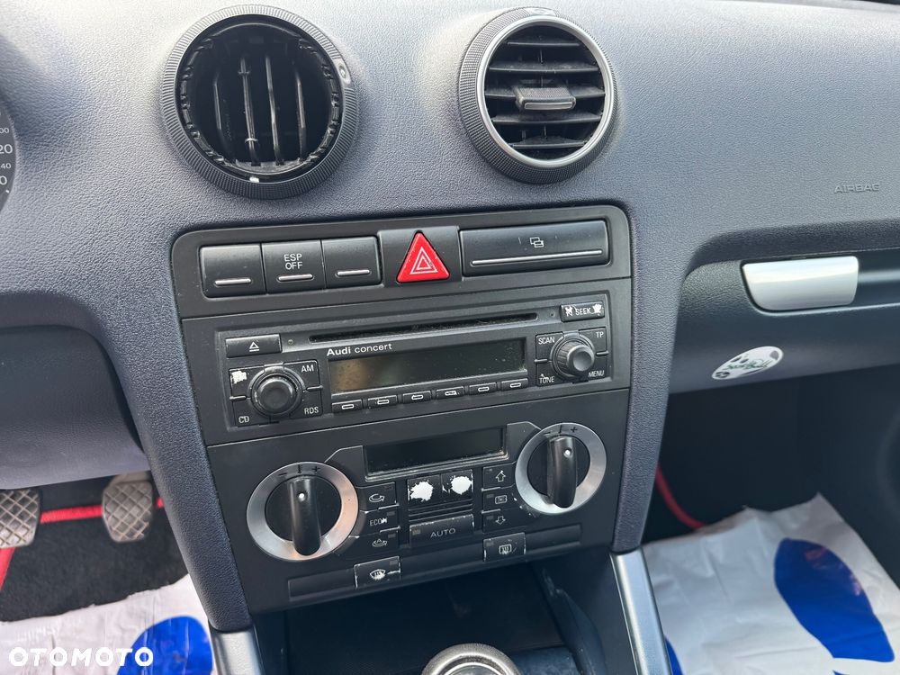 Audi A3 3-drzwiowe 1.6 Ambition - 12