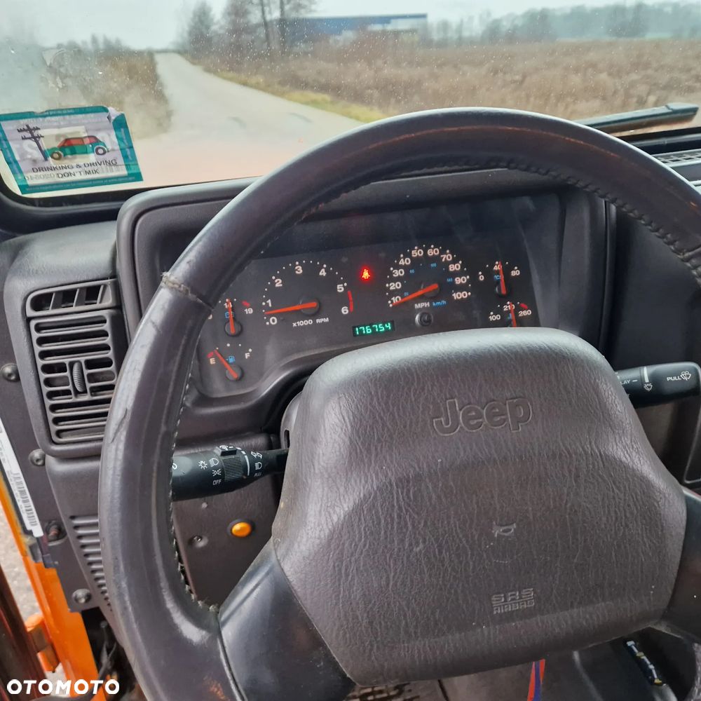 Jeep Wrangler 4.0 Sport - 26