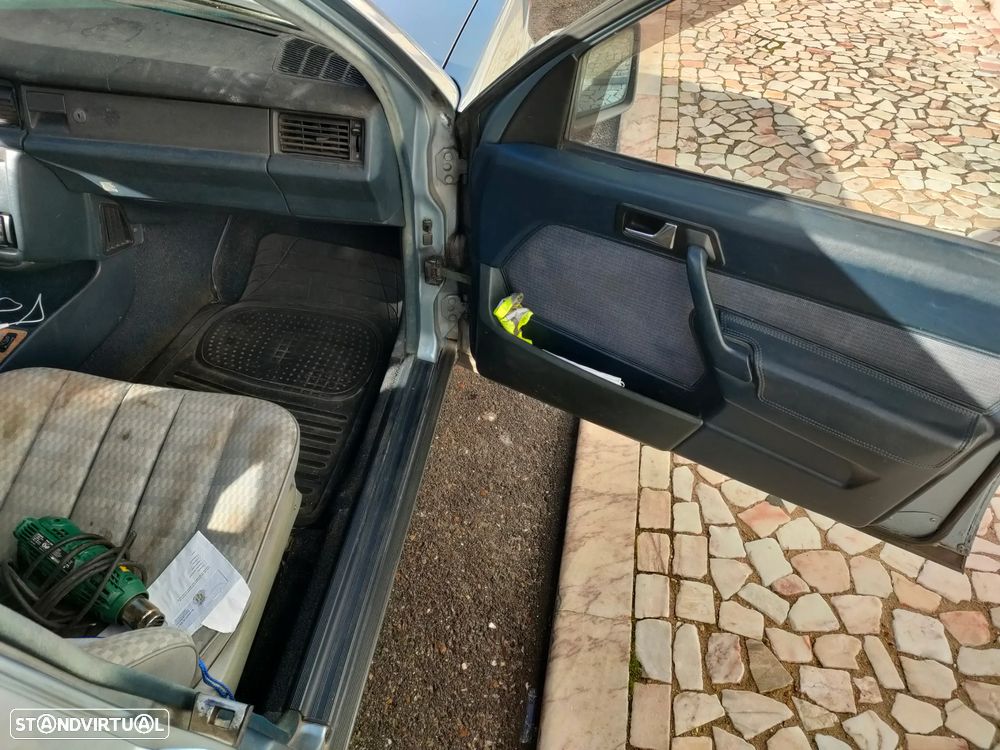 Mercedes-Benz W201 (1982-1993) 190 D 2.0 - 7