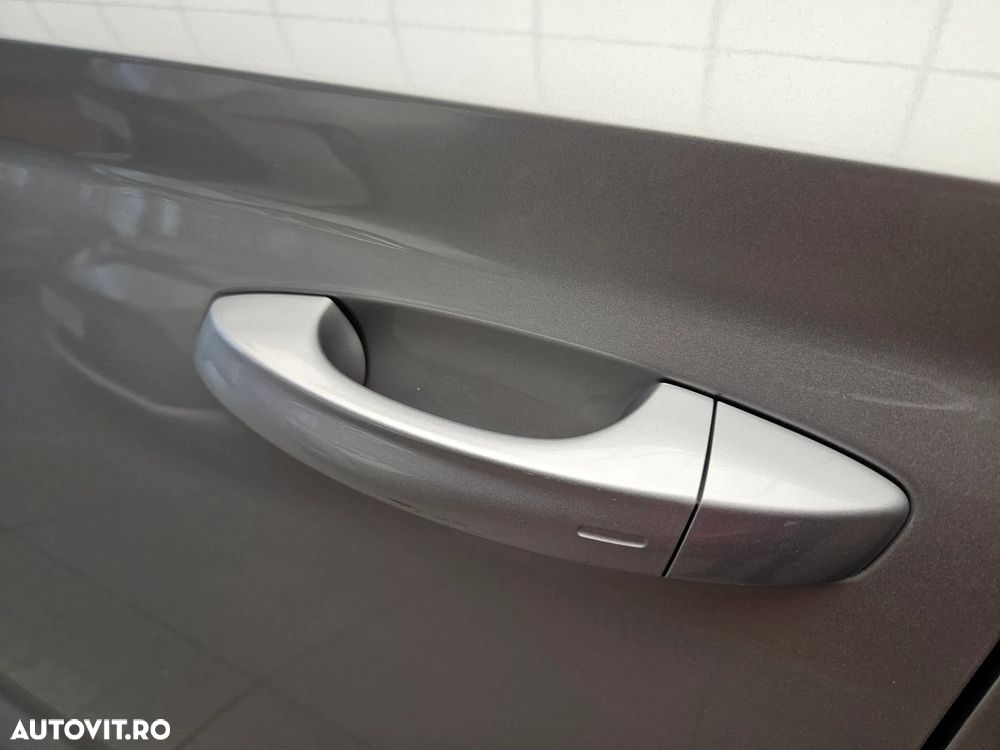 Skoda Superb 2.0 TDI DSG Ambition - 33