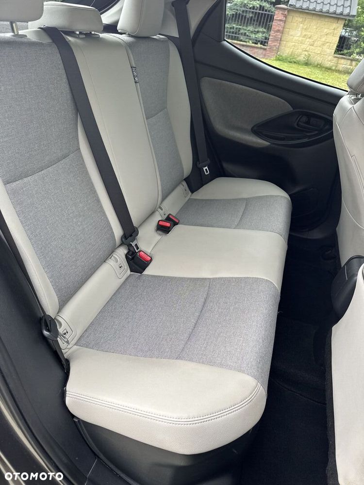 Toyota Yaris - 13