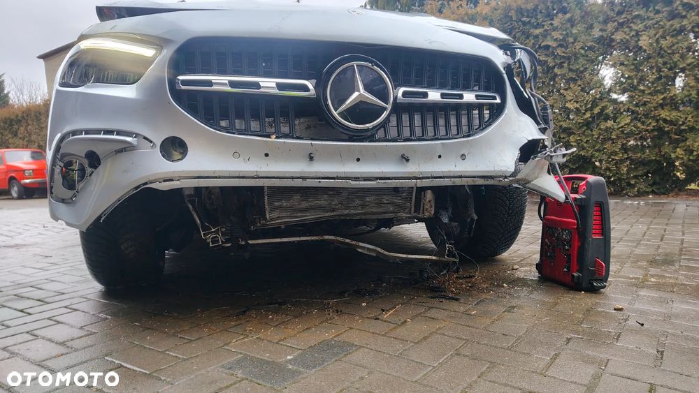 Mercedes-Benz GLA 200 Progressive - 23