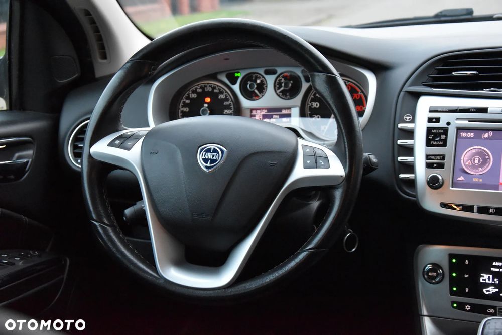 Lancia Delta 1.4 TurboJet 16v Gold - 24