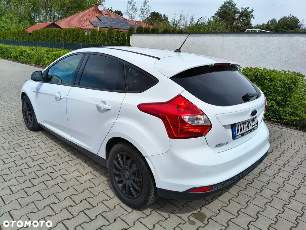 Ford Focus 1.6 Ambiente - 12