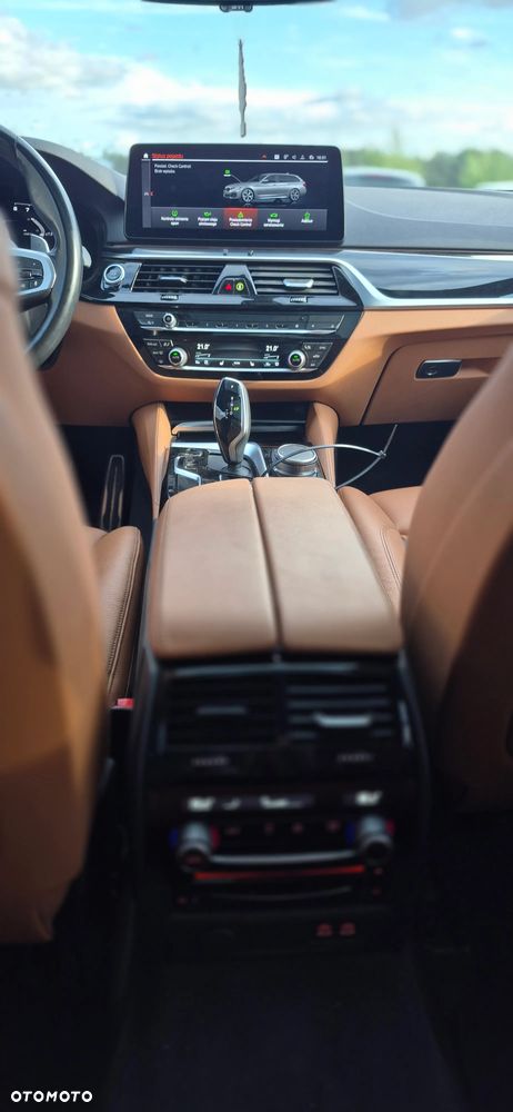 BMW Seria 5 520d xDrive Touring M Sport Edition - 17