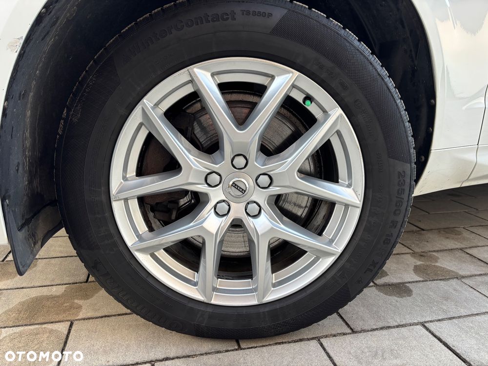 Volvo XC 60 B4 B Momentum Pro - 4