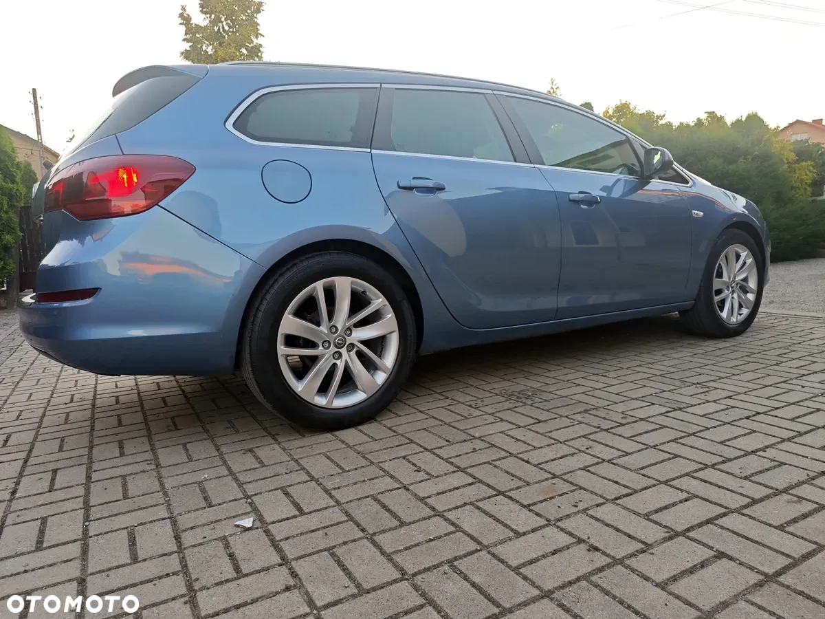 Opel Astra IV 1.4 T Cosmo - 36