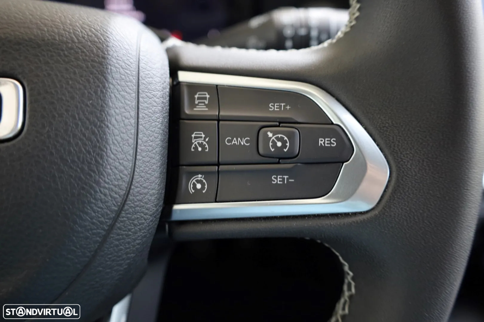 Jeep Compass 1.3 T Limited - 23