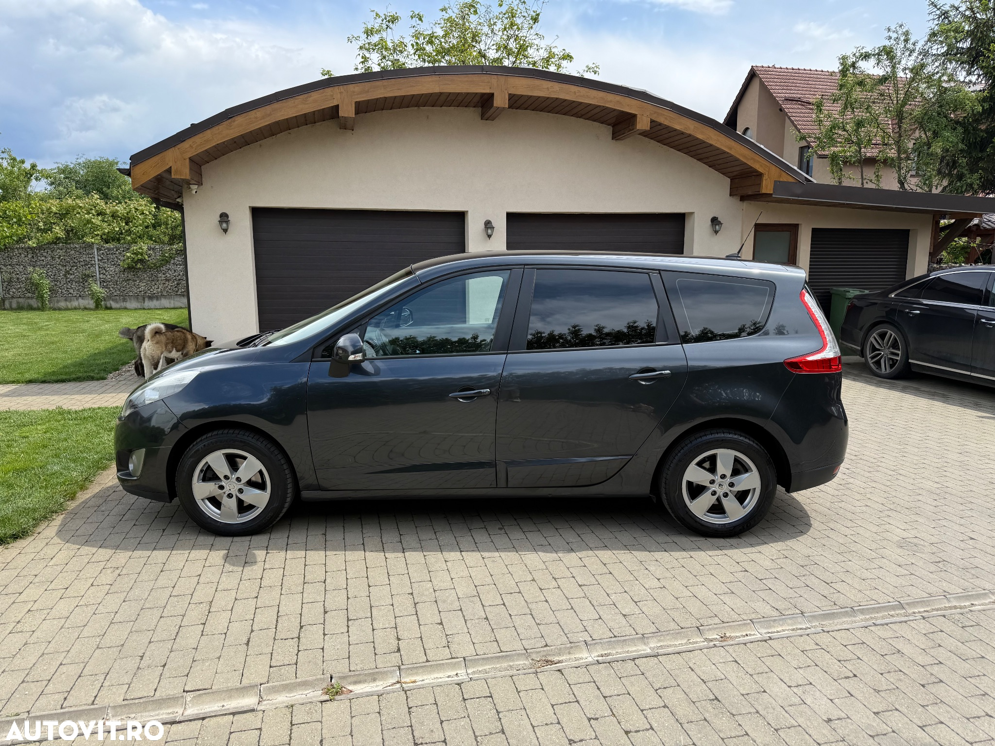 Renault Grand Scenic dCi 110 EDC Bose Edition - 27