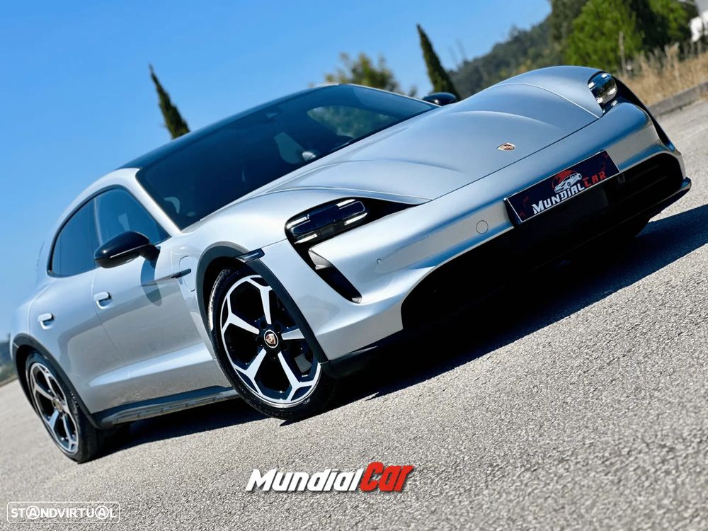 Porsche Taycan Cross Turismo 4 - 24