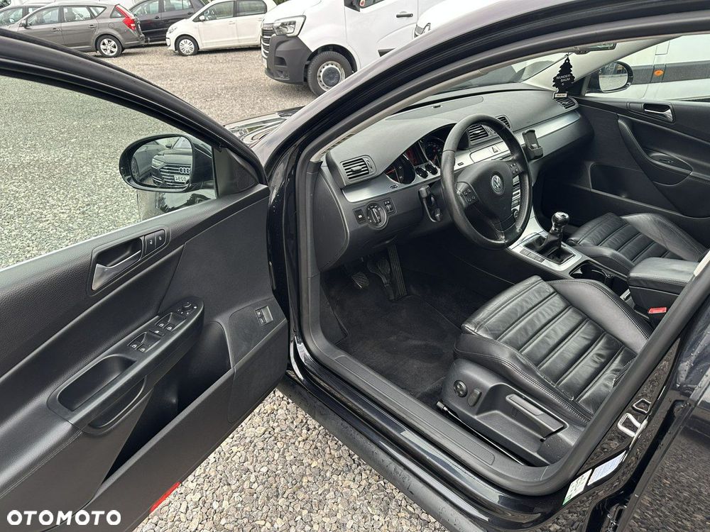 Volkswagen Passat - 15