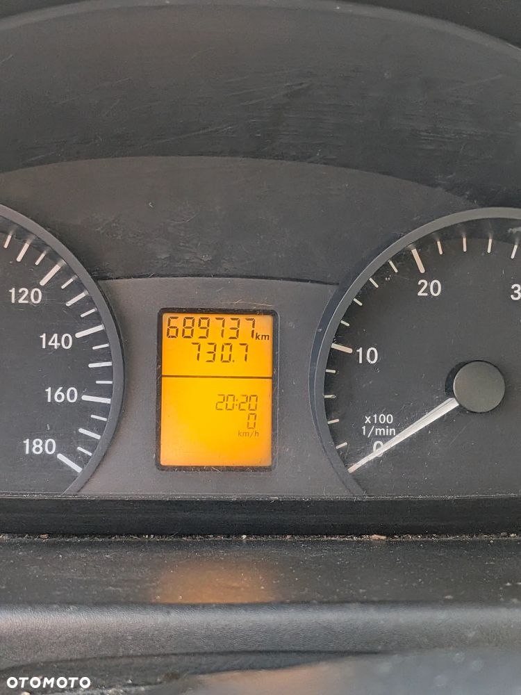 Mercedes-Benz Sprinter - 8