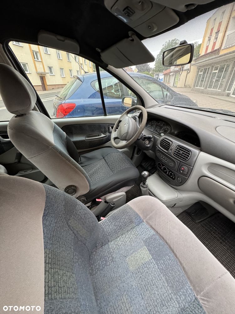Renault Scenic 1.4 16V Family - 6